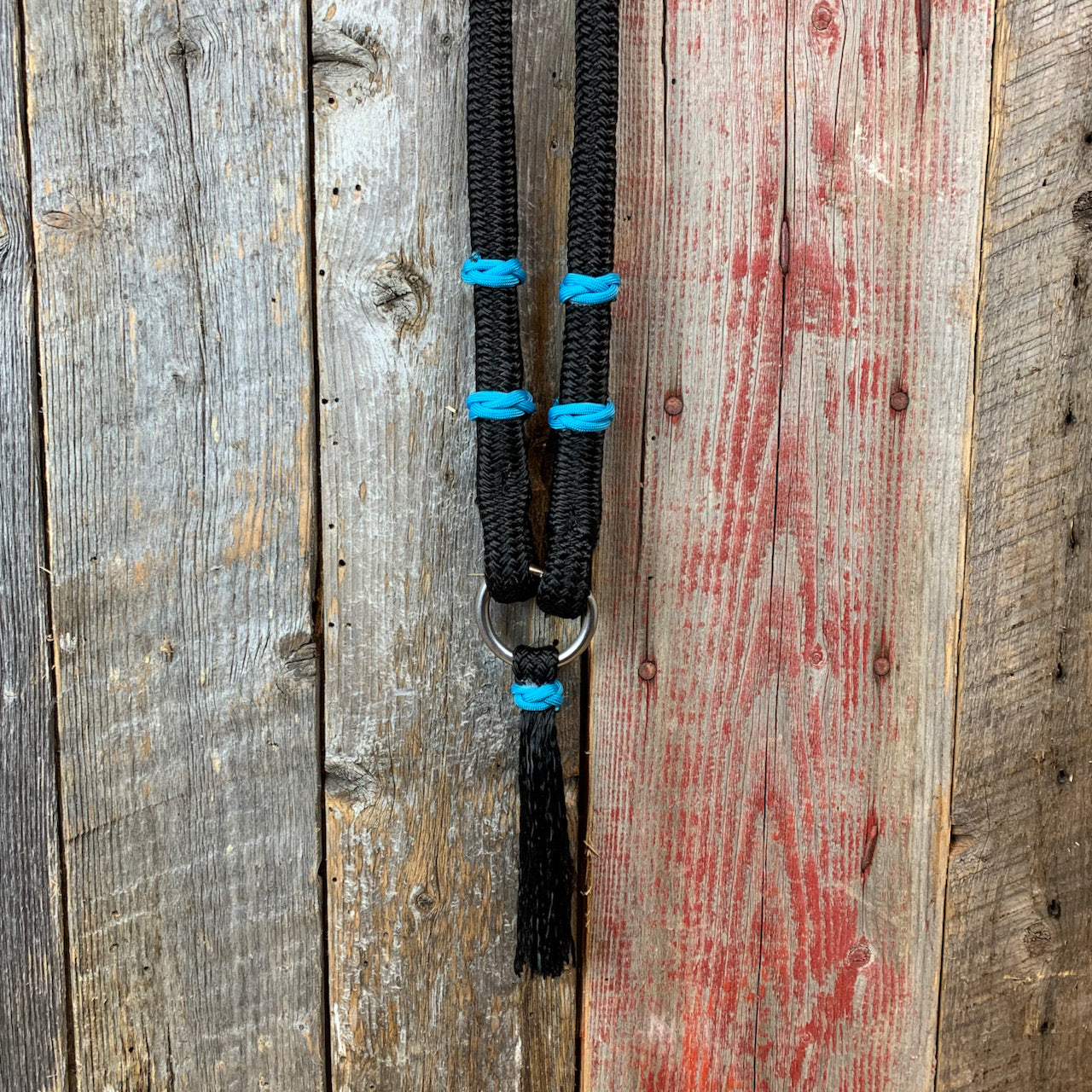 Cordes et Galop - Corde noir - Collier d'encolure - Cordelette - neck rope - natural horsemanship - horse ground work - equine businesses - cordelette noir - cheval - chevaux